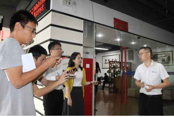 “智造”排头兵 | EVO视讯平台智能接受多家媒体联合采访
